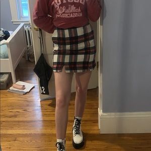 BRAND NEW plaid high-rise skirt